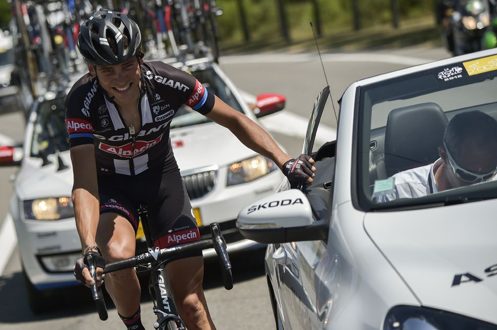 Warren Barguil (Giant Alpecin) comes back after his crash