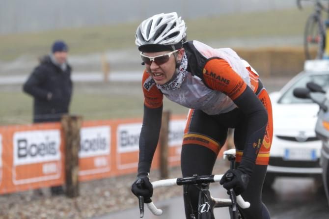 The effort shows - Romy Kasper (Boels Dolmans) fights to the summit of VAM on her own