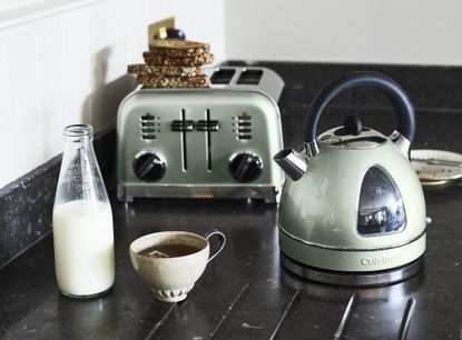 Cusinart kettle and toaster set
