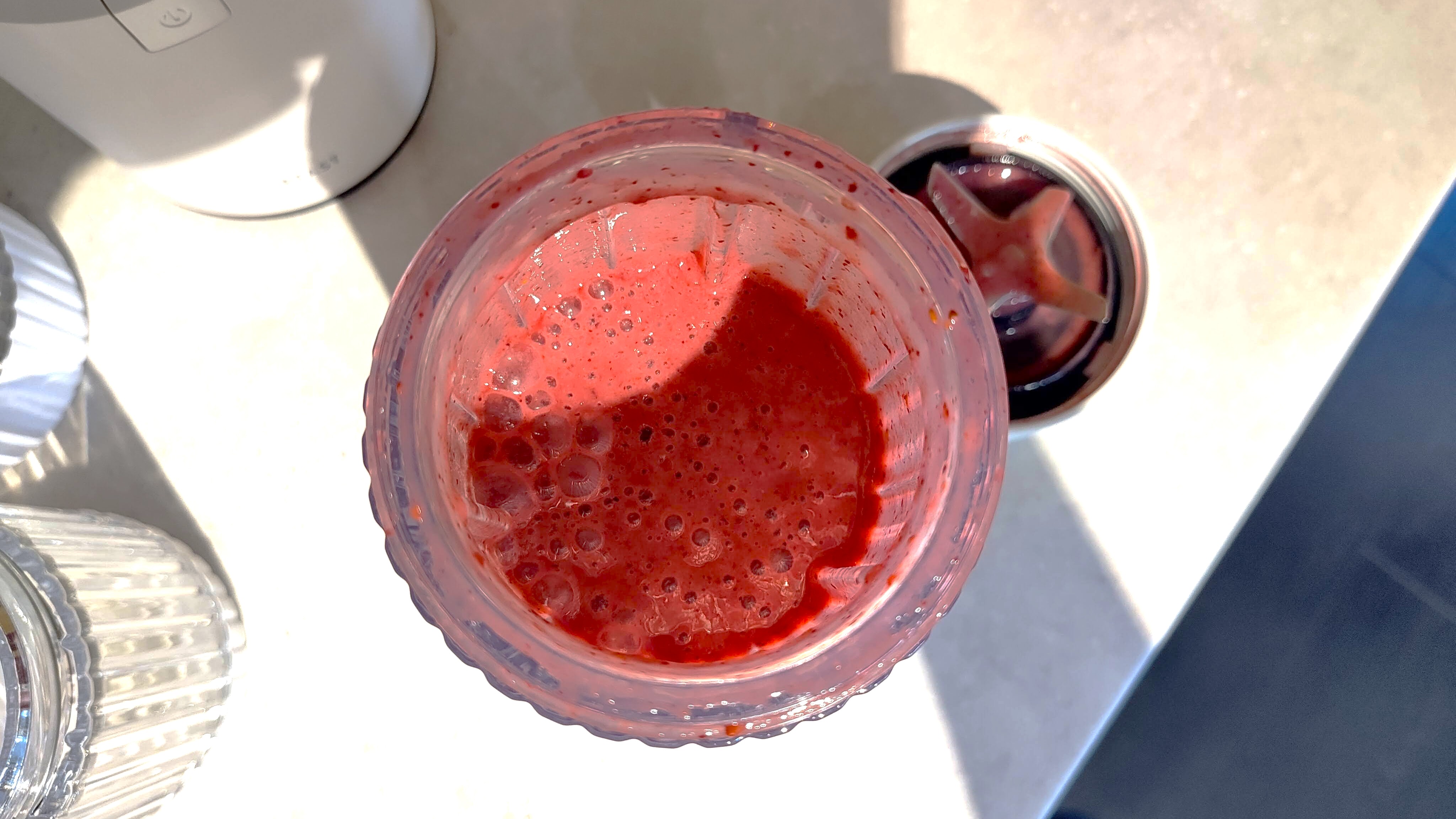 Mixed berry smoothie made using Beast Mighty 850 Plus blender