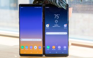 Note 9 (left) and Note 8 (right)