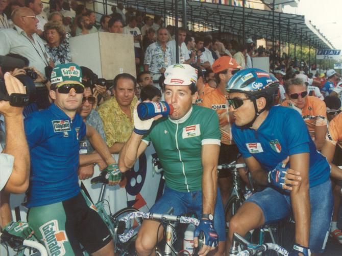 1992 Worlds: Defending champion Gianni Bugno (Italy) awaits the start along with 1987 champion Stephen Roche (Italy) and Claudio Chiapucci (Italy)