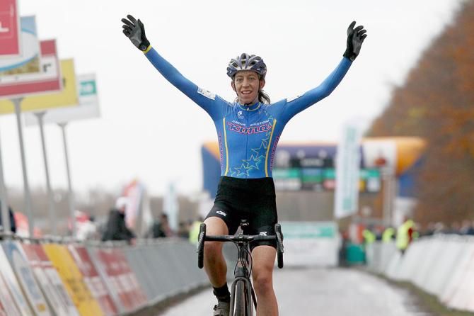 Helen Wyman (Kona Factory Racing) wins in Gieten