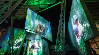 The National WWII Museum transports guest to 1940s WWII America through projection mapping. 
