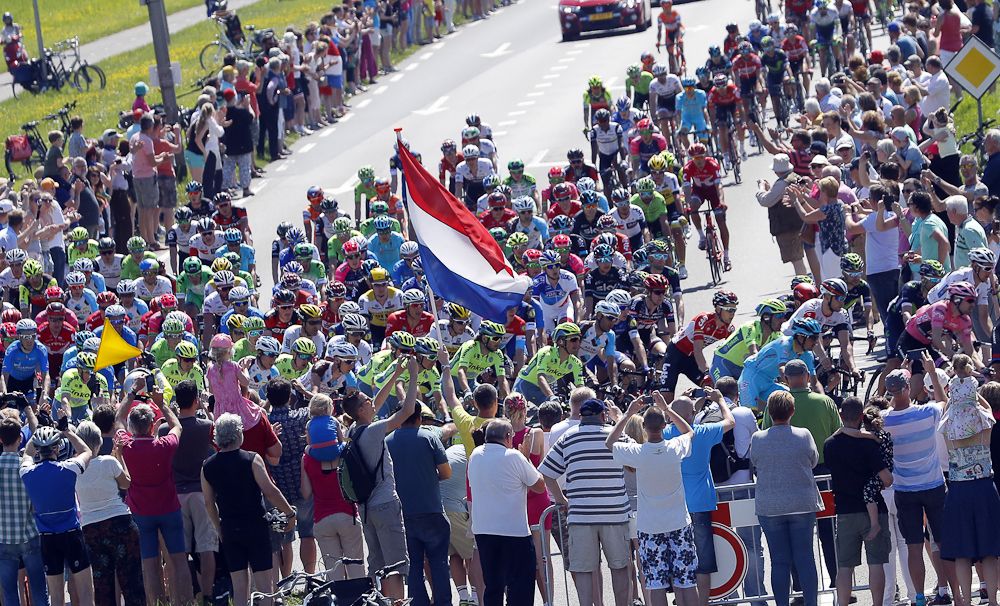 Dutch fans turned out in force for the Giro's third stage.