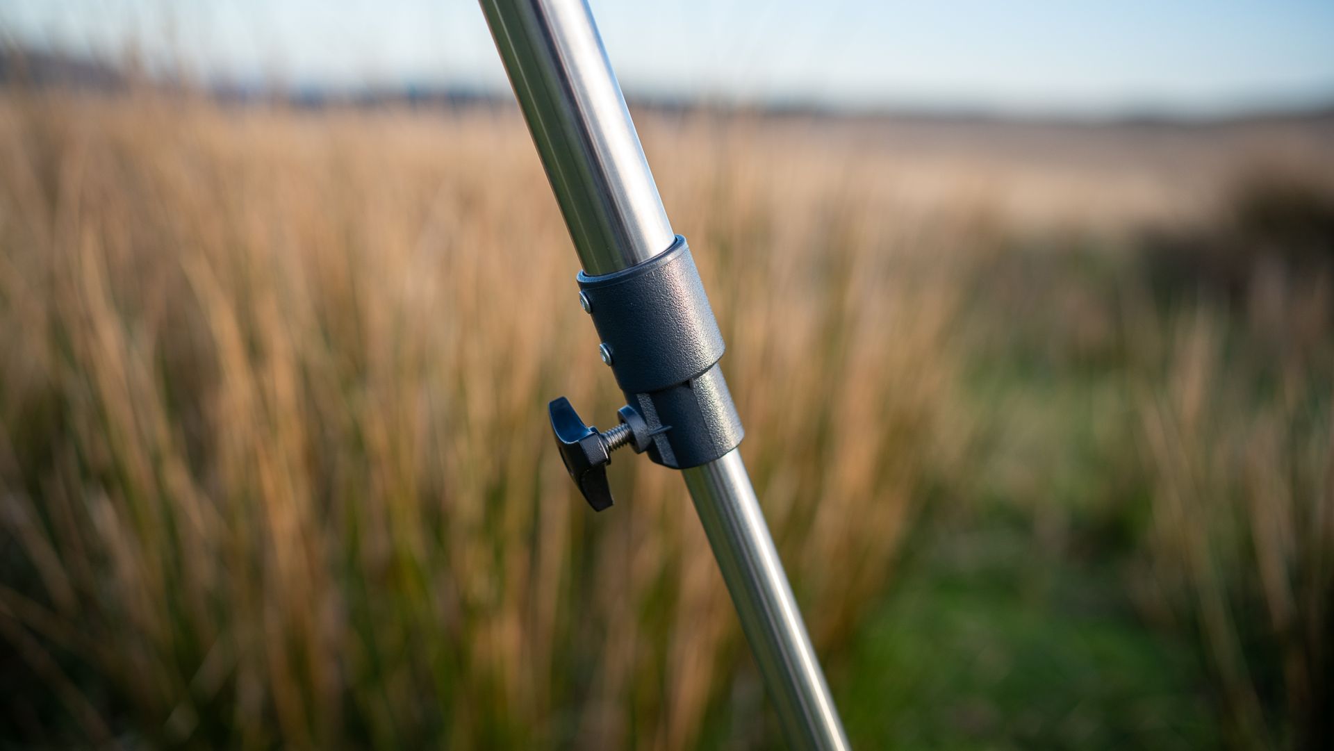Celestron AstroMaster LT 70AZ tripod leg