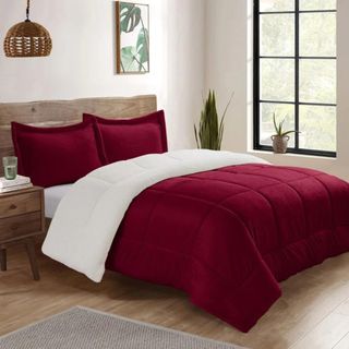 Best Chrsitmas bedding set lifestyle image in bedroom on bed with pillows