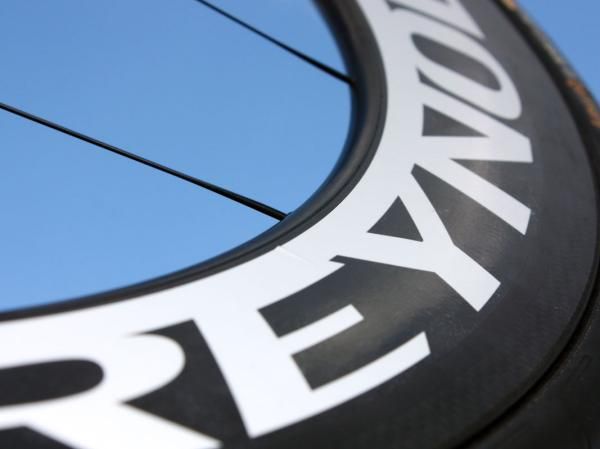 Reynolds' Paul Lew says the 0.9mm-thick Swirl Lip Generator on the updated rim designs reduces aerodynamic drag.
