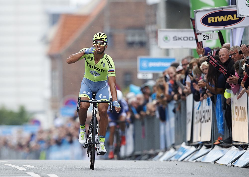 Daniel Bennati (Tinkoff) wins