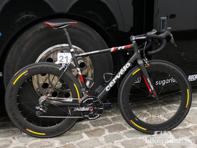 Garmin-Sharp sprinter Tyler Farrar was the outlier of the team with his Cerv&eacute;lo R5.