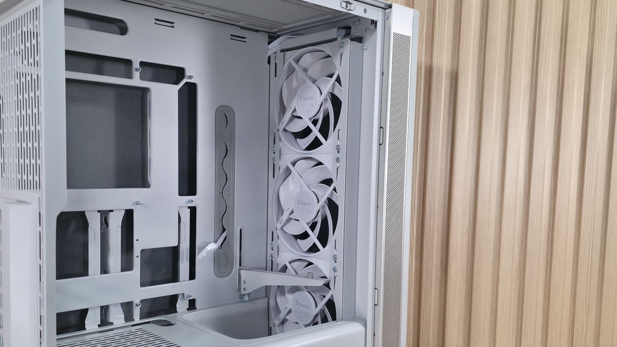 Fractal Define One - Inside