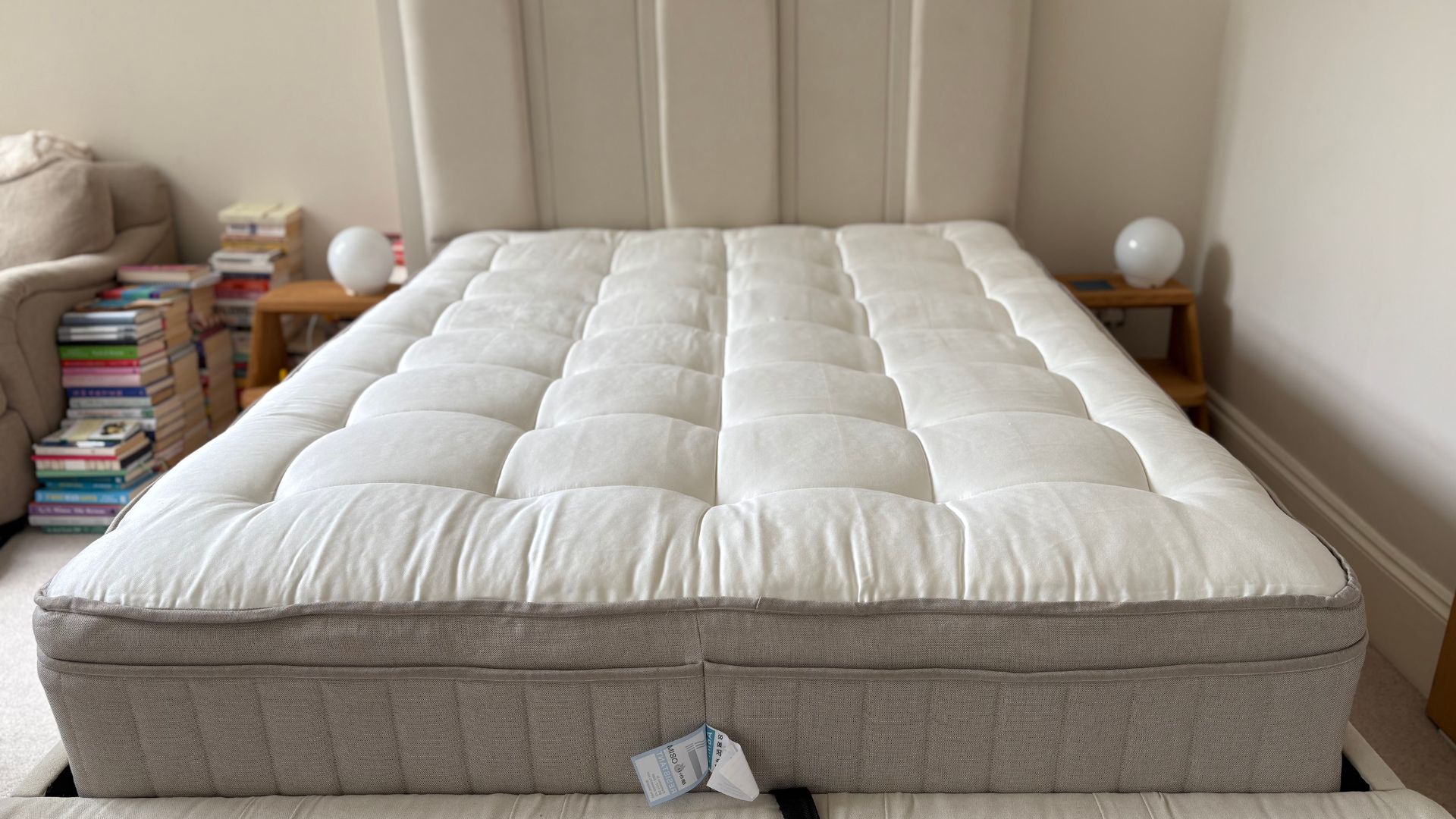 End shot of the Simba Earth Apex Mattress
