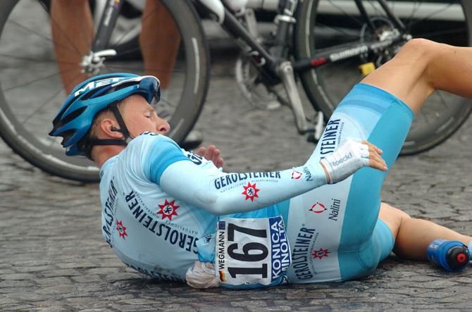 It's never fun to crash on the final stage like Fabian Wegmann did in 2005