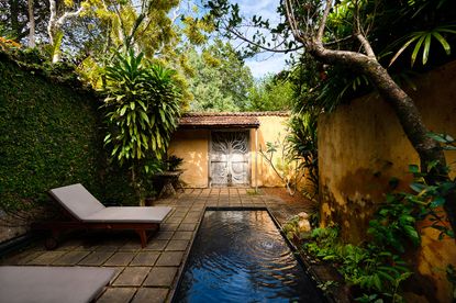 Lunuganga Estate - Geoffrey Bawa Suite - courtyard entrance and garden