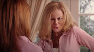 Mrs. George (Amy Poehler) is a cool mom in Mean Girls.