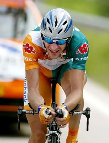 Denis Menchov (Rabobank) gluing his eyes to the road