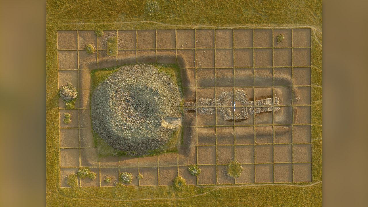 Archaeologists think the temple complex had developed by the seventh century around the tomb of a G&ouml;kt&uuml;rk prince who died in the sixth century.