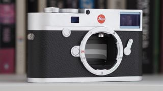 Leica M10