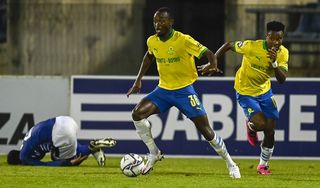 Peter Shalulile and Themba Zwane of Mamelodi Sundowns 