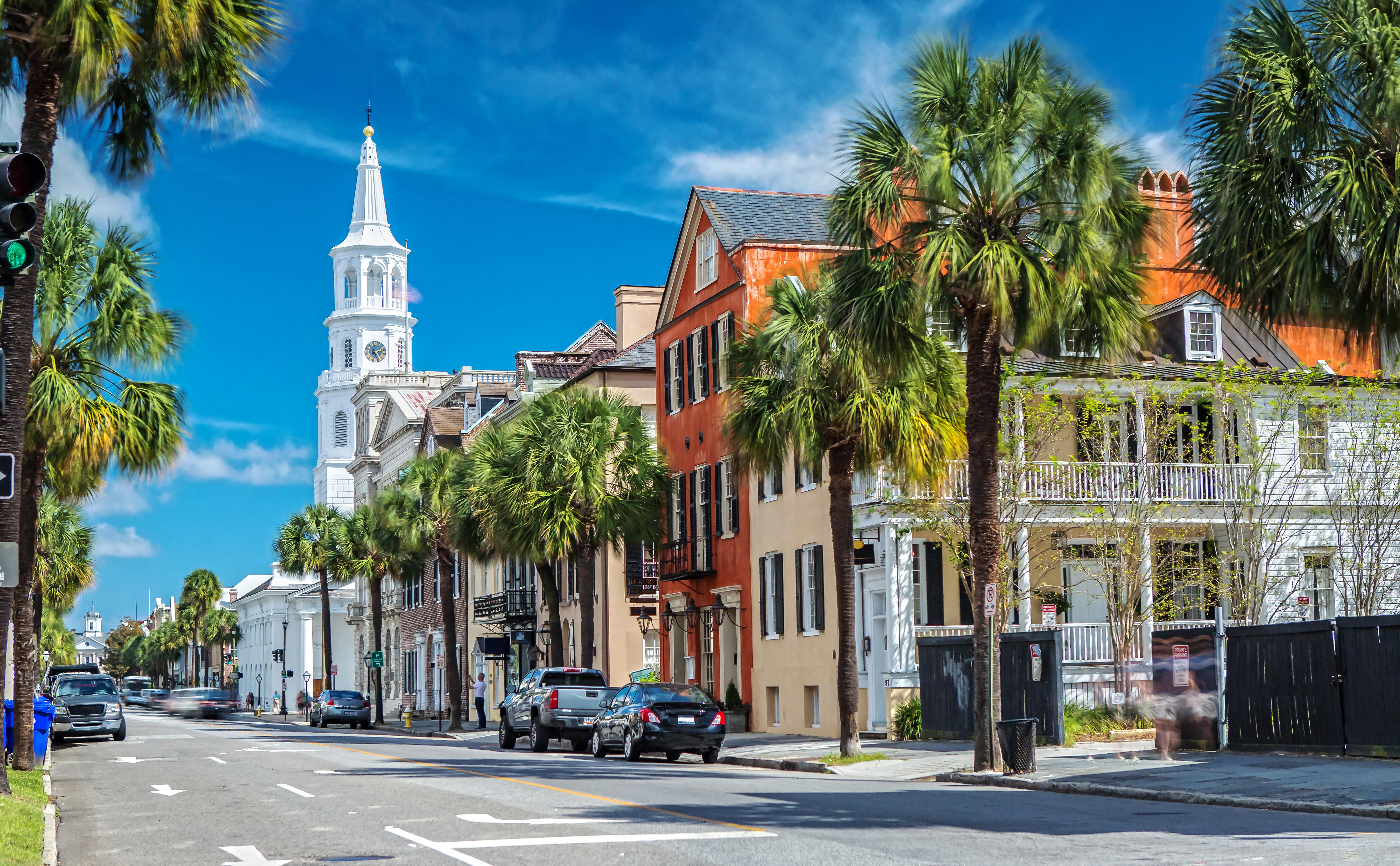 R36JXW St. Michaels Church and Broad St. in Charleston, SC