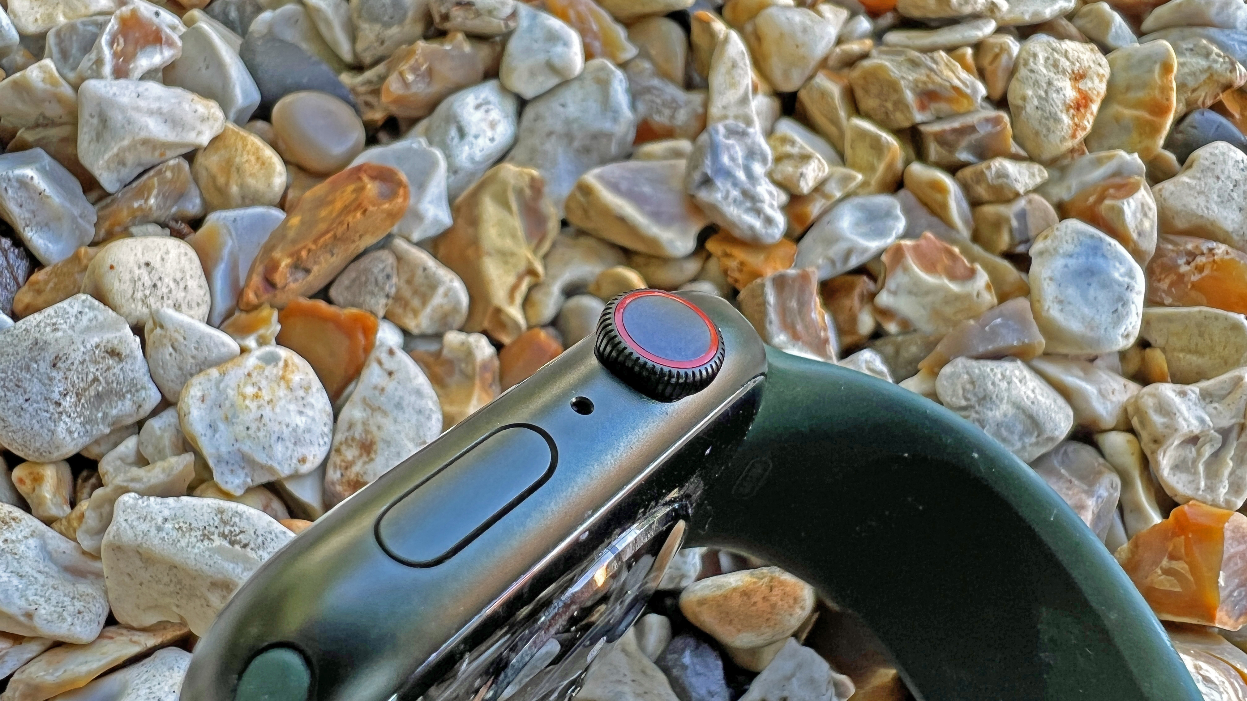 Apple Watch 7 in outdoor test