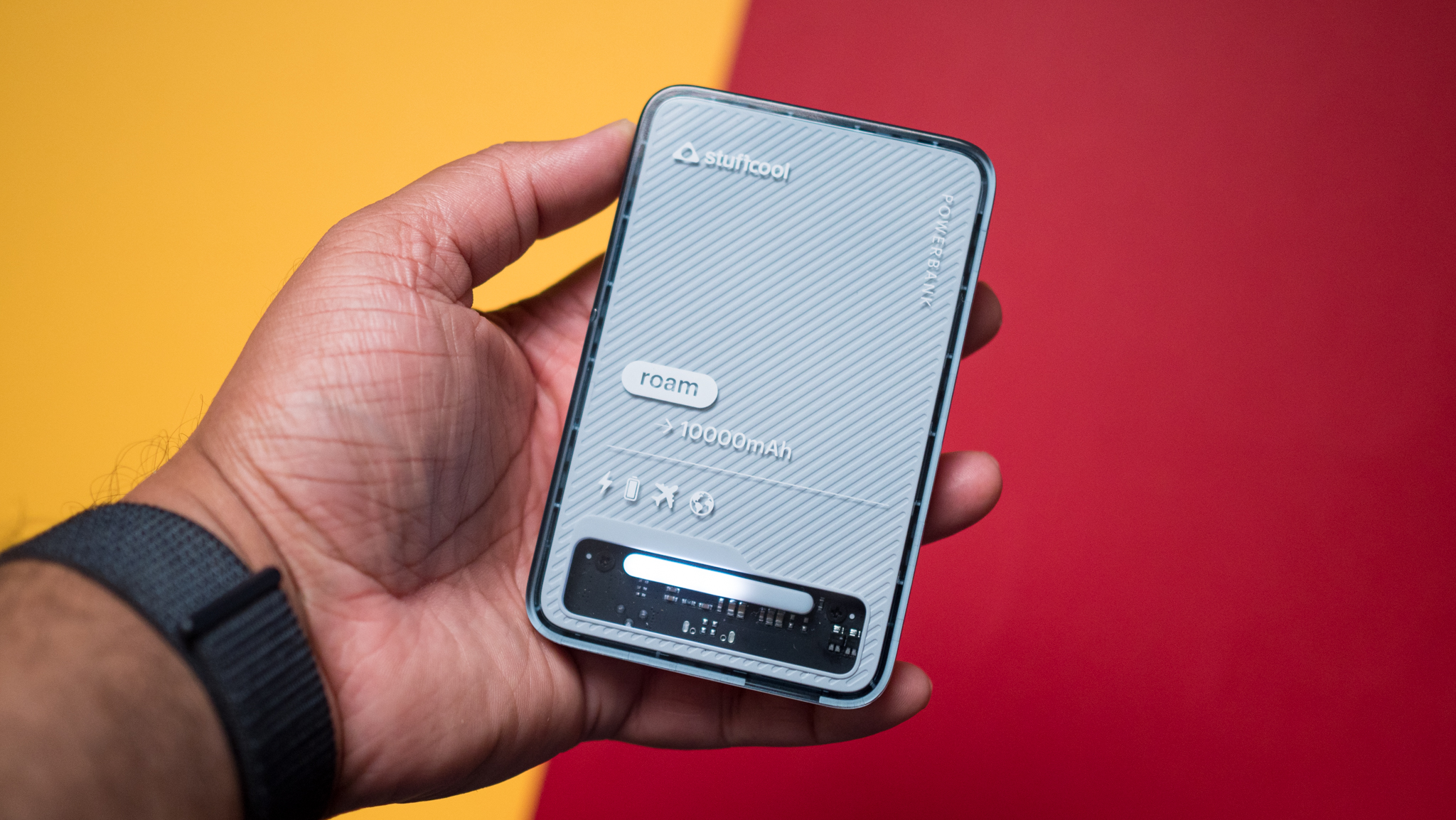 Stuffcool Roam is one of the best 10000mAh power banks you can buy in India