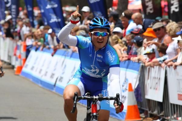 Po Ung Wu (NSW IS Team 2) takes 1st place in the Support Race