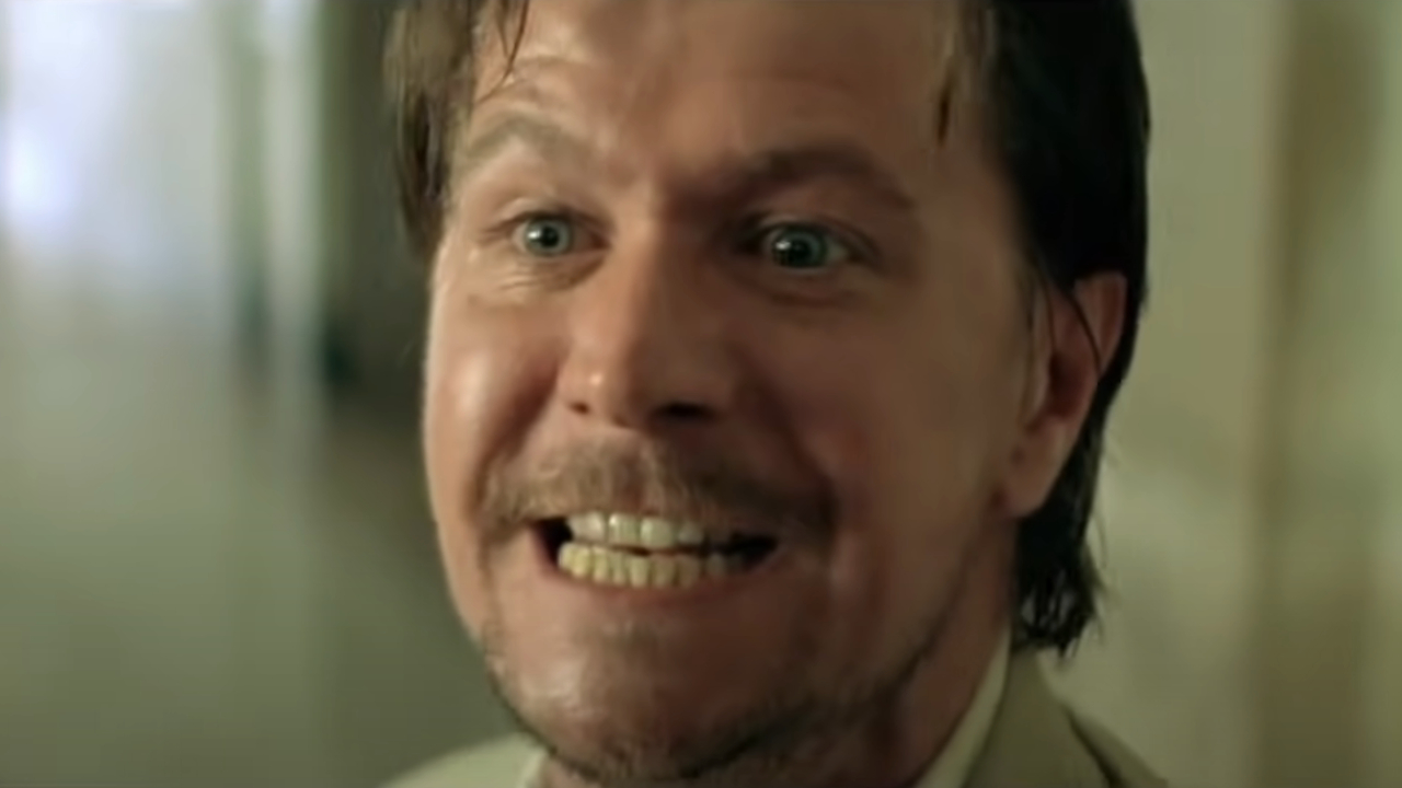 Gary Oldman shouts in anger in Leon: The Professional.