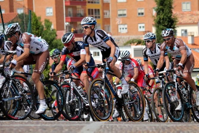 Daan Olivier (Giant-Shimano) climbs the Alto del Castillo