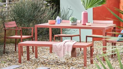 Colourful garden furniture - happy gardens - Livingetc