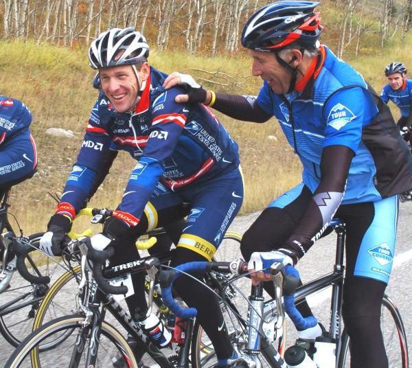 The &ldquo;voice of cycling&rdquo; Phil Liggett (right), seen here sharing a moment with seven-time Tour de France champion Lance Armstrong, will take part in this year&rsquo;s Fairbairn Capital/Old Mutual joBerg2c mountain bike race.