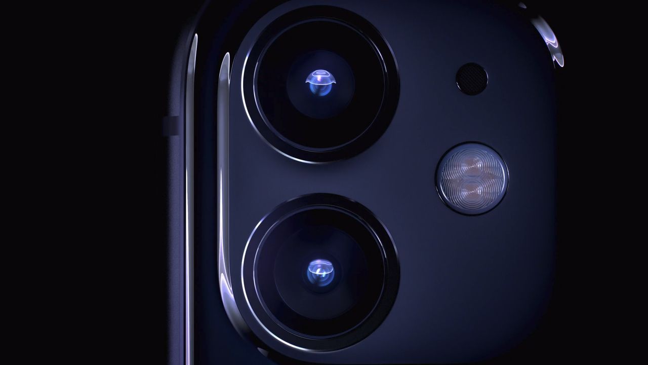 ...while the iPhone 11 has a two-camera setup, although it maintains the 13mm f/2.4 lens.