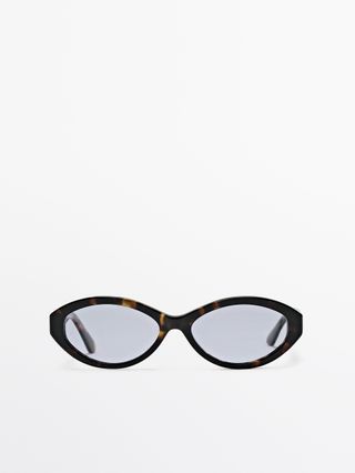 Small Sunglasses With Lens Detail