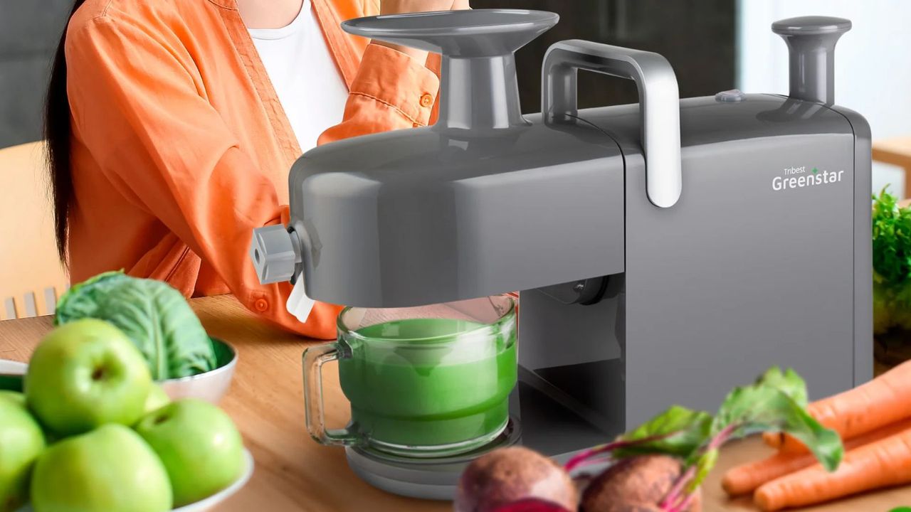 Tribest GreenStar 5 Juicer making green juice