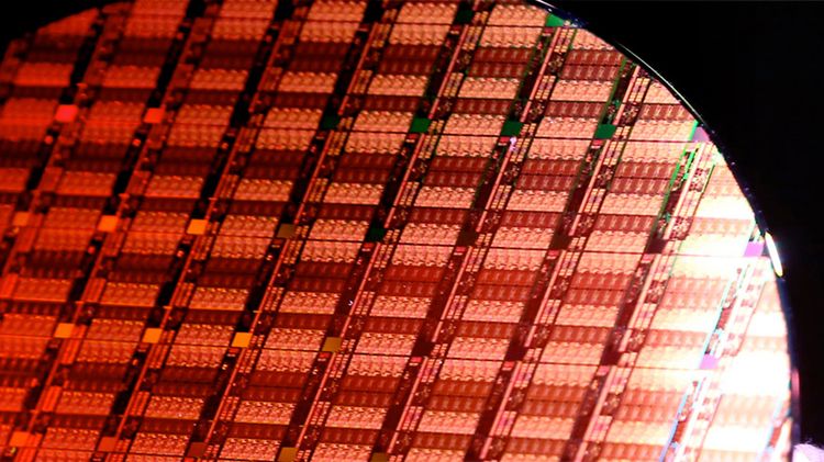 Waffer Connecotrs Stack TSMC to go 3D with wafer-sized processors — CoW-SoW technology allows ...