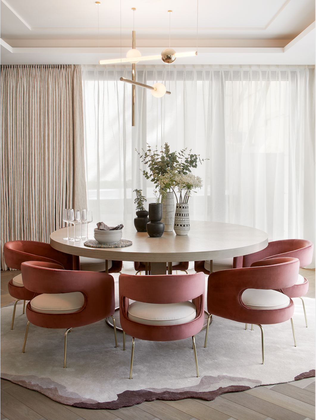 Asymmetrical rug with patterned edges