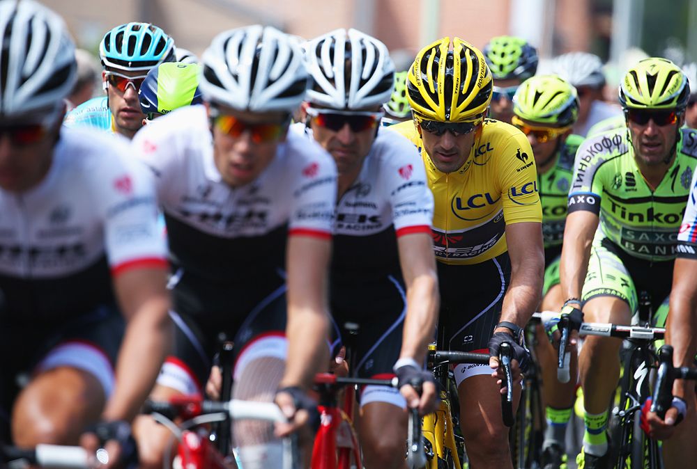 Fabian Cancellara started the stage in yellow