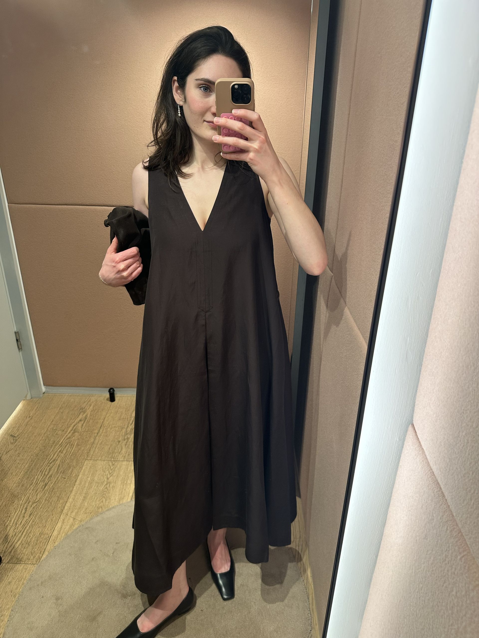 Natalie wears the COS Linen maxi dress.