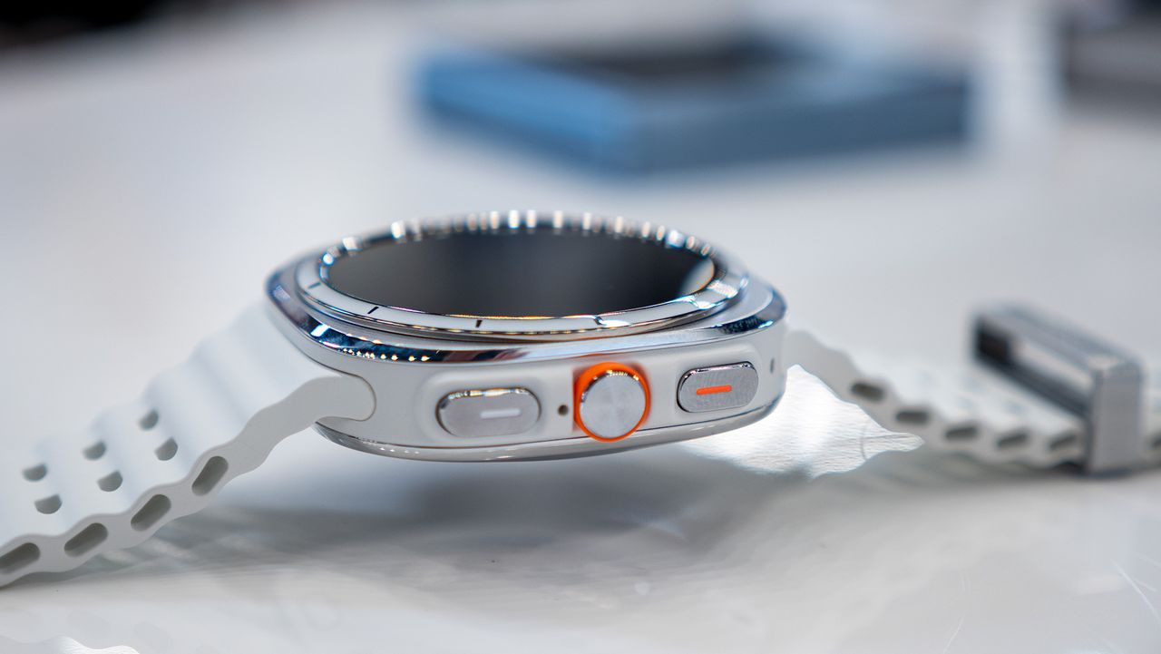 The side buttons of the Samsung Galaxy Watch Ultra