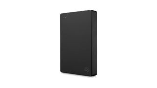 Seagate Backup Plus 5 Tt -kovalevy valkoista taustaa vasten