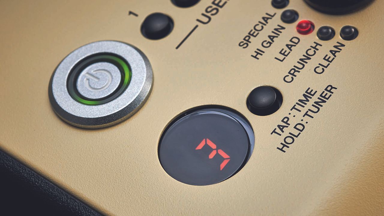 The THR30II Wireless&rsquo;s simple LED display shows patch numbers and info for the onboard chromatic tuner, as well as wireless and battery status checks
