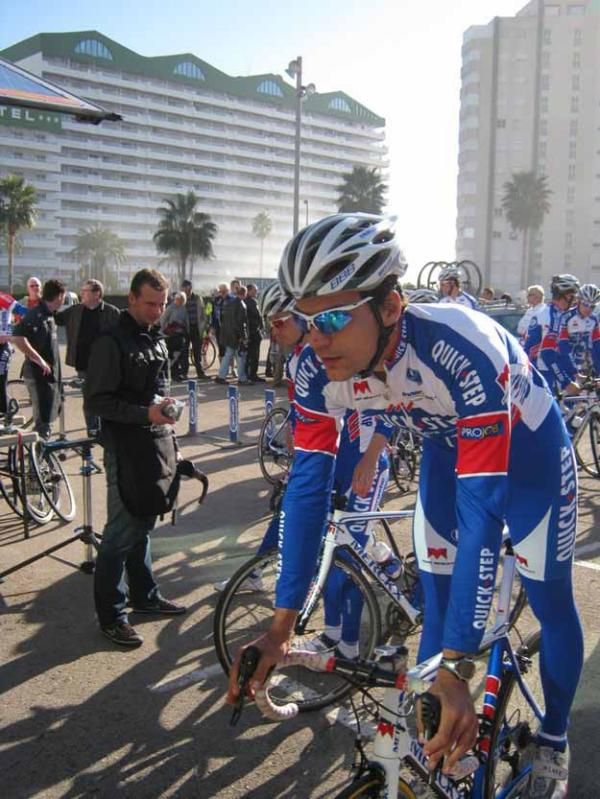 Geert Steegmans leads off the ride.