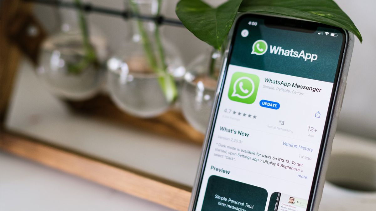 WhatsApp Launches Mac App With Video Calling for 8 People - CNET