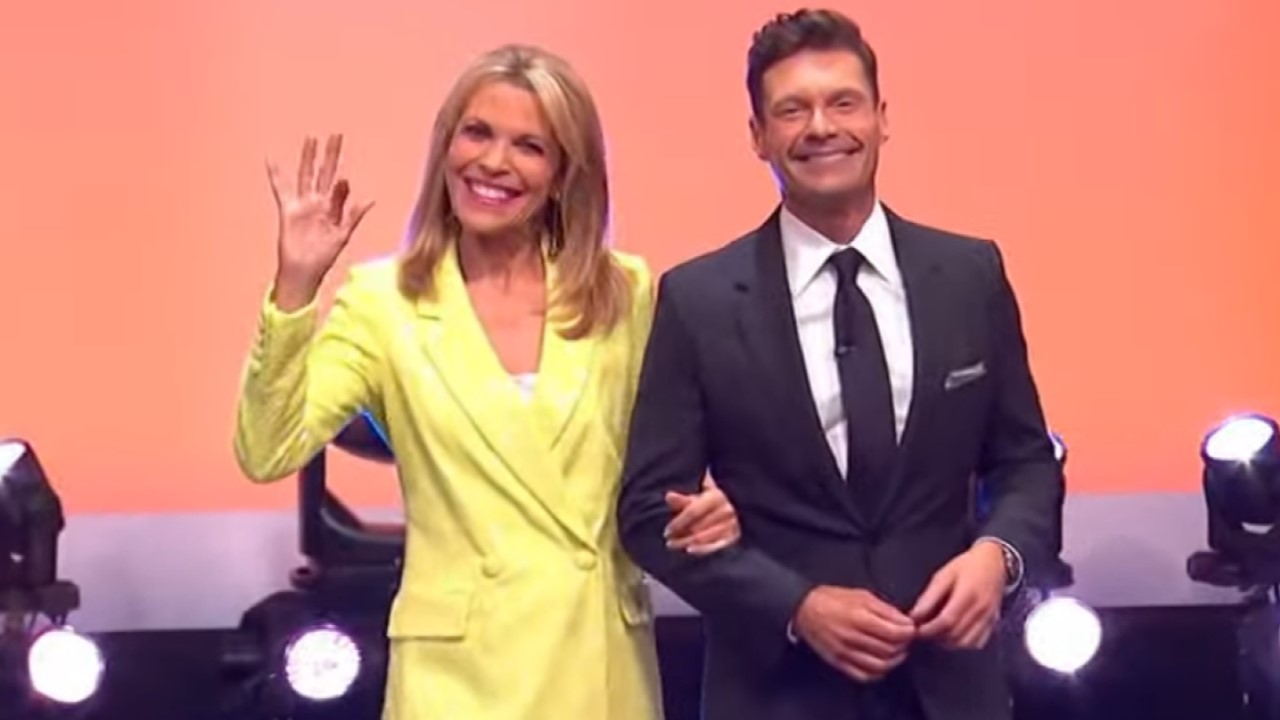 'Glitch In The Matrix': Baffling Wheel Of Fortune Moment For Vanna White Is The Creepiest Thing I've Seen In A Game Show