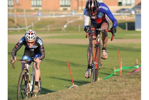 Dan Timmerman (Richard Sachs-RGM Watches), right, and Justin Lindine (BikeReg.com / Joe's Garage / IF) vie for second place honours.