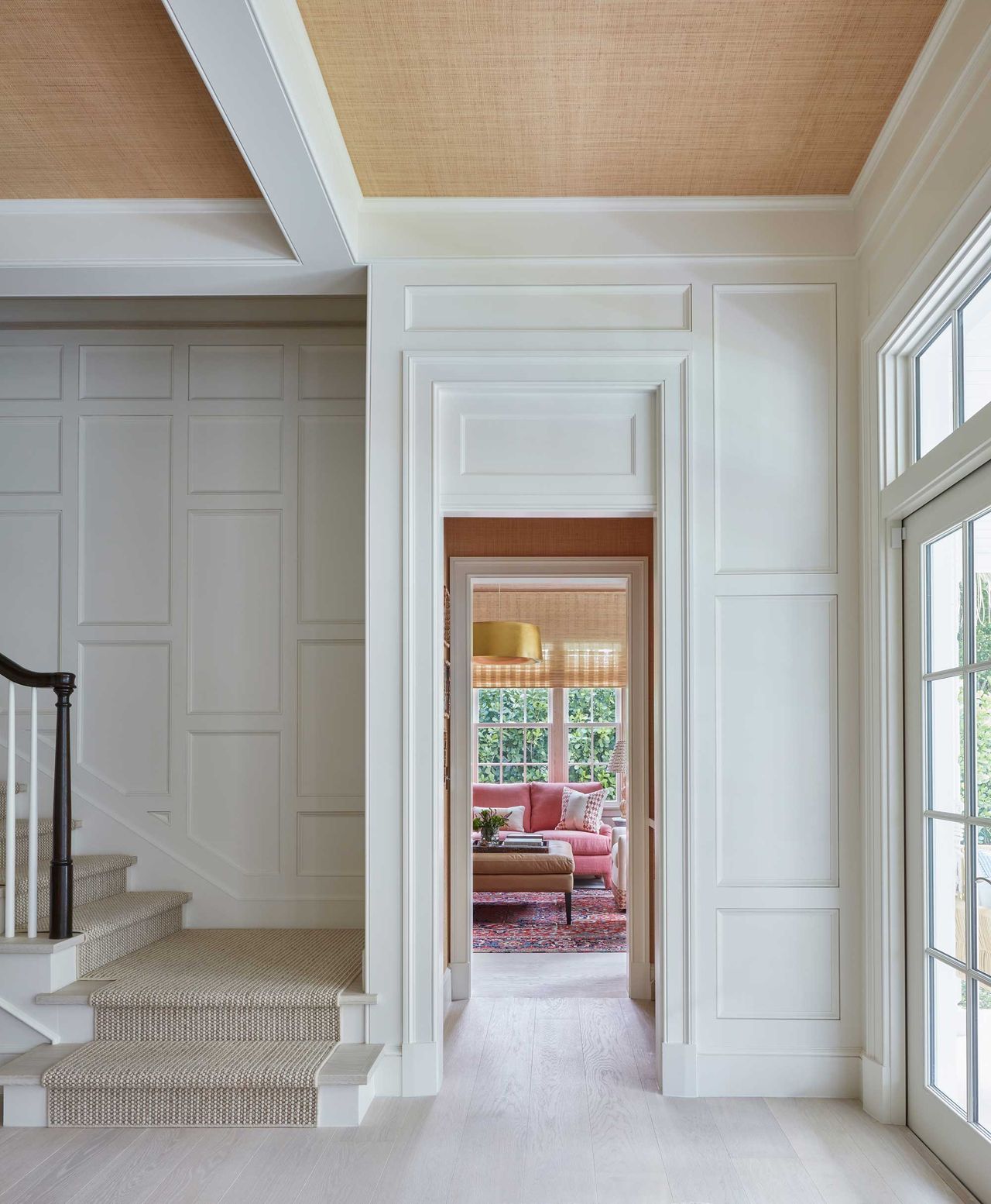Is grasscloth wallpaper outdated? Interior designers give their verdict ...