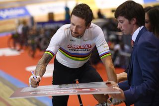 World champion Bradley Wiggins signs on at the 2016 Gent Six Day