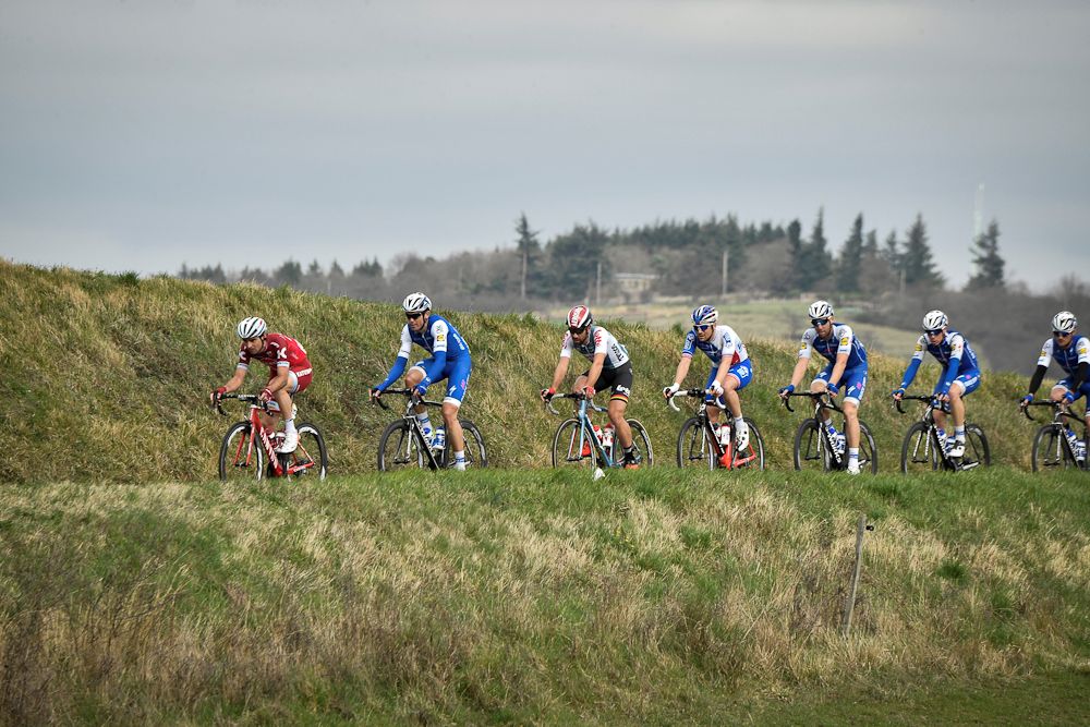 The peloton in action during stage 5 at Paris-Nice