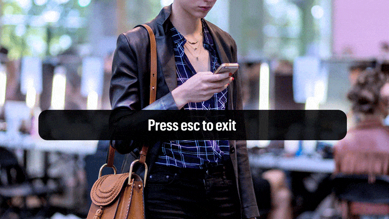 Sleeve, Collar, Blazer, Street fashion, Jewellery, Bag, Belt, Television presenter, Shoulder bag, Pocket,