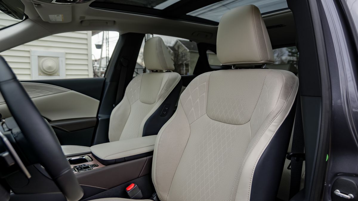 2026 Lexus RX 450h+ review.